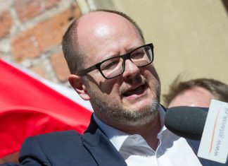 Polonia, in migliaia a Danzica per dire addio al sindaco Adamowicz