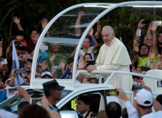 Panama, il papa ai vescovi: “I giovani sono il termometro della società”