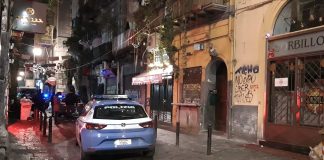 Bomba contro la pizzeria Sorbillo