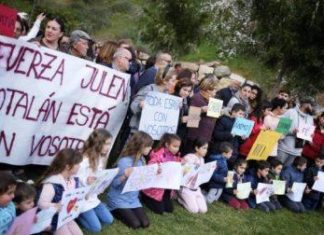 Spagna, ore contate per il piccolo Julen. I soccorsi: “E’ un’opera di ingegneria umanitaria”