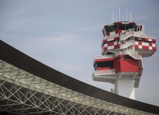 Bloccò volo per impedire rimpatrio afghano: condannata 21enne svedese