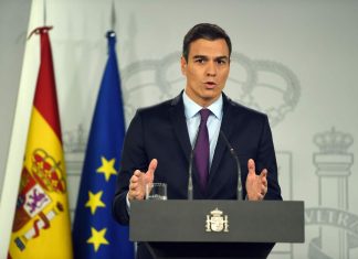 Spagna, governo a oltre 650 Comuni: “Ritirare nomi e simboli franchismo”