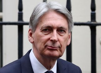 Brexit, il ministro Hammond: “Possibile svolta nei prossimi giorni”