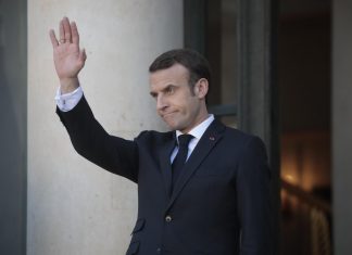 Brexit, Macron: “È giunto il momento di fare delle scelte”