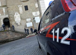 Castello di Cisterna, spaccio di crack all’ombra delle palazzine: due uomini in manette