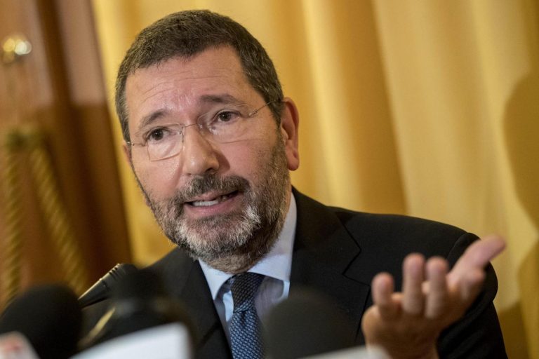 Roma, l’ex sindaco Marino assolto dall’accusa di diffamazione del M5S