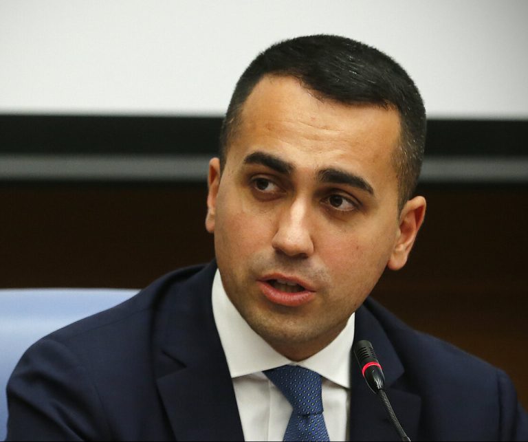 Crisi, Di Maio: “Mai piaciuti gli ‘amici di tutti’, quelli veri sono leali”