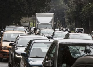 Trasporti, sindacati: Confermato per il 21 maggio uno stop di 24 ore del settore aereo