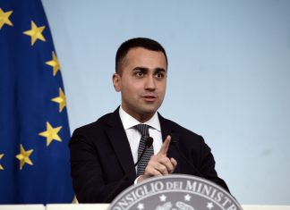 Carige, Di Maio: “Interesse Blackrock possibile occasione per rilancio”