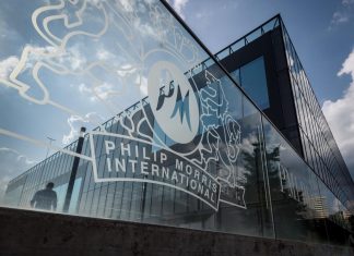 Philip Morris tratta con Altria per il colosso del tabacco da 210 miliardi