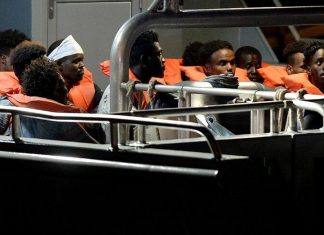 Migranti, Malta farà attraccare la Alan Kurdi: i 40 distrubuiti tra gli Stati membri dell’Ue