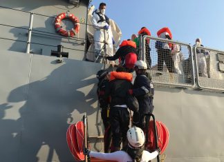 Migranti, l’Iitalia concede il porto alla Ocean Viking. Franceschini: fine alla politica di Salvini. La rabbia del leghista e del sindaco di Lampedusa