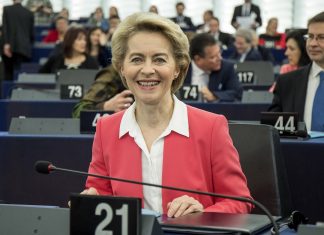Ue, Von der Leyen: “Maggioranza travolgente, non vedo l’ora di lavorare”