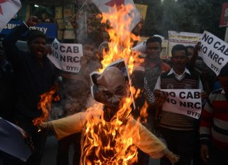 India, salgono a 6 i morti in manifestazioni contro legge su cittadinanza