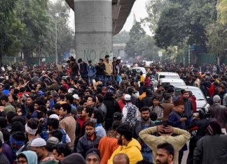 India, nuove proteste contro la legge sulla cittadinanza: 6 morti e 200 feriti