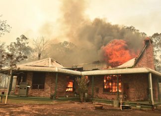 Australia in fiamme. Stop a spostamenti per il Natale: chiuse strade vicino roghi