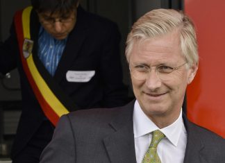 Belgio, re Filippo esorta la creazione di un governo dopo l’anno di stallo