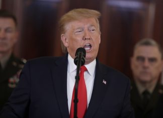 Ira di Trump contro il voto della Camera per limitare i suoi poteri contro l’Iran