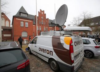 Germania, armato di coltello si avvicina agli agenti: ucciso. Escluso terrorismo