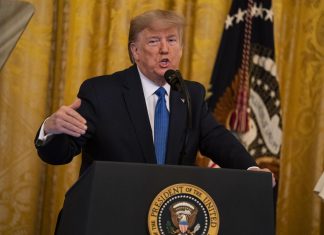 Impeachment, Trump: “Sottoposto a una terribile prova da persone corrotte”