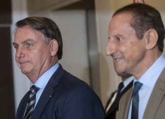 Brasile, Bolsonaro: “Andrò in Italia a conoscere i miei familiari mafiosi”