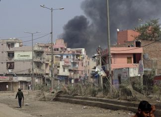 India, 7 morti negli scontri per la legge di cittadinanza durante visita Trump