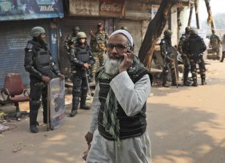 India, scontri indù-musulmani sulla legge di cittadinanza: 32 morti a New Delhi