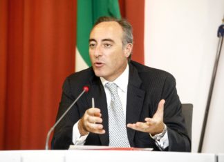 Coronavirus, tra Carnevale bloccato e scuole chiuse arriva la terza vittima in Veneto. L’assessore: “Era una donna malata oncologica”. Ischia ritorno ‘accessibile’