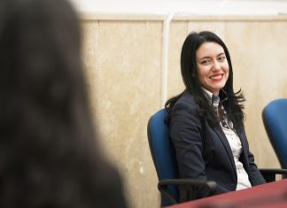 Coronavirus, Azzolina a studenti: “Non dobbiamo avere paura”