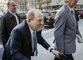 Molestie, 23 anni di carcere a Weinstein per stupro e aggressione sessuali