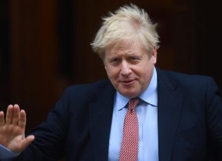 Coronavirus, il premier Johnson positivo: ha lievi sintomi