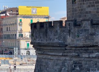 Coronavirus: #napolirestainpiedi, un hashtag per fare fronte comune