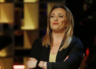 Coronavirus, Meloni: “Conte in privato ci ringrazia e poi fa propaganda”