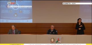 Angelo Borrelli, capo della Protezione civile, nel corso della conferenza stampa di ieri