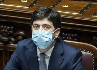 Vaccini, Speranza: “Numeri in crescita, ieri 243mila somministrazioni”
