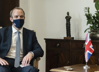 Cina, Raab: “Le sanzioni non ci faranno tacere sugli abusi in Xinjiang”