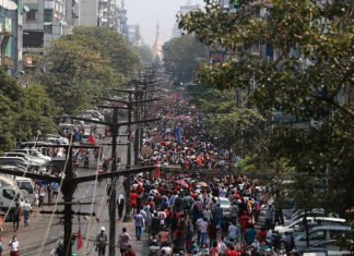 Birmania, nuovi scontri con le forze di sicurezza dopo lo ‘sciopero del silenzio’