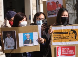 Birmania, 320 manifestanti uccisi dal golpe militare