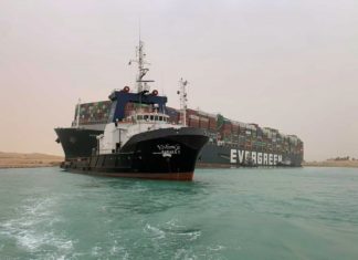 Egitto, il canale di Suez ancora bloccato. Molti scelgono di circumnavigare l’Africa
