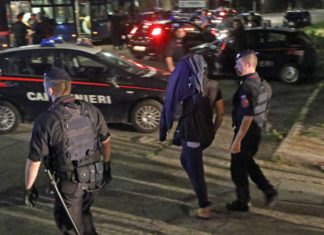 Roma, blitz antidroga in città: 10 persone fermate e sequestrate centinaia di dosi