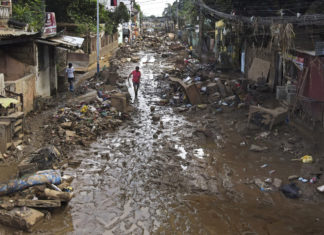 Filippine, tifone in avvicinamento: 1 morto e oltre 100mila evacuati