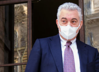 Covid, inchiesta mascherine: spunta Arcuri tra gli indagati. Lui: “Non ne so nulla”