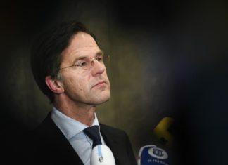 Olanda, guai per Rutte: l’opposizione presenta mozione di sfiducia