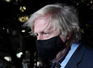 Londra verso lo stop AstraZeneca under 30. L’Ue blocca 3,1 mln di dosi dirette in Australia