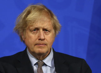 Covid, Johnson: “Con la fine del lockdown sono inevitabili più decessi e più ricoveri”