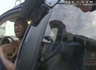 Floyd, processo a Chauvin: mostrati i video della bodycam dell’agente