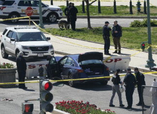 Usa, la polizia conferma un auto contro il cancello di Capitol Hill: non ci sono feriti