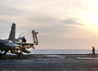 Le navi Usa sparano colpi di avvertimento alle motovedette dell’Iran nel Golfo Persico