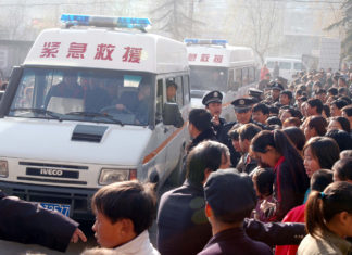 Cina, scontro tra bus e camion: 11 morti e 19 feriti