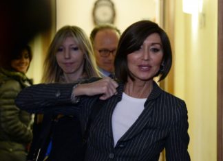 Covid, Bernini: “Dal 20 aprile è necessario riaprire dove possibile”